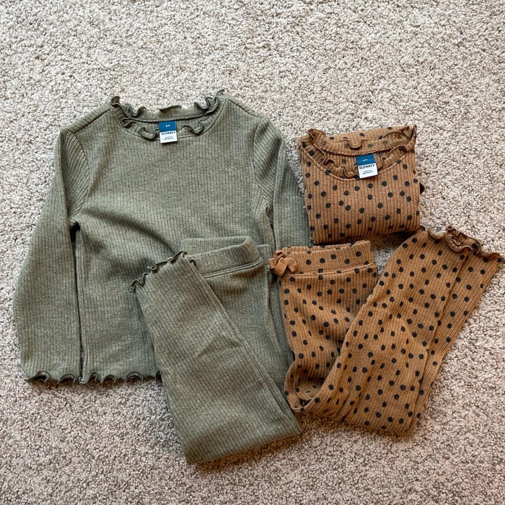 Old Navy - 2T Long Sleeve Sets